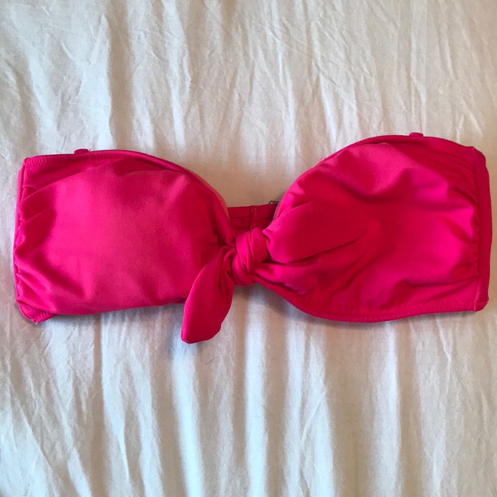 Victoria’s Secret strapless bikini top